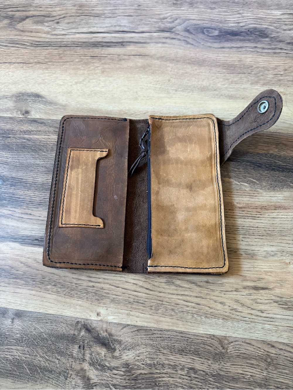 Brown handmade leather wallet. NEW. Never used.